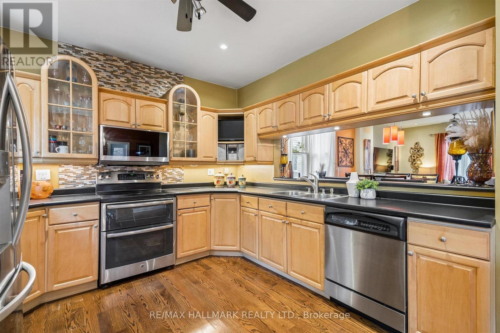 9 SAVOY AVENUE - 21