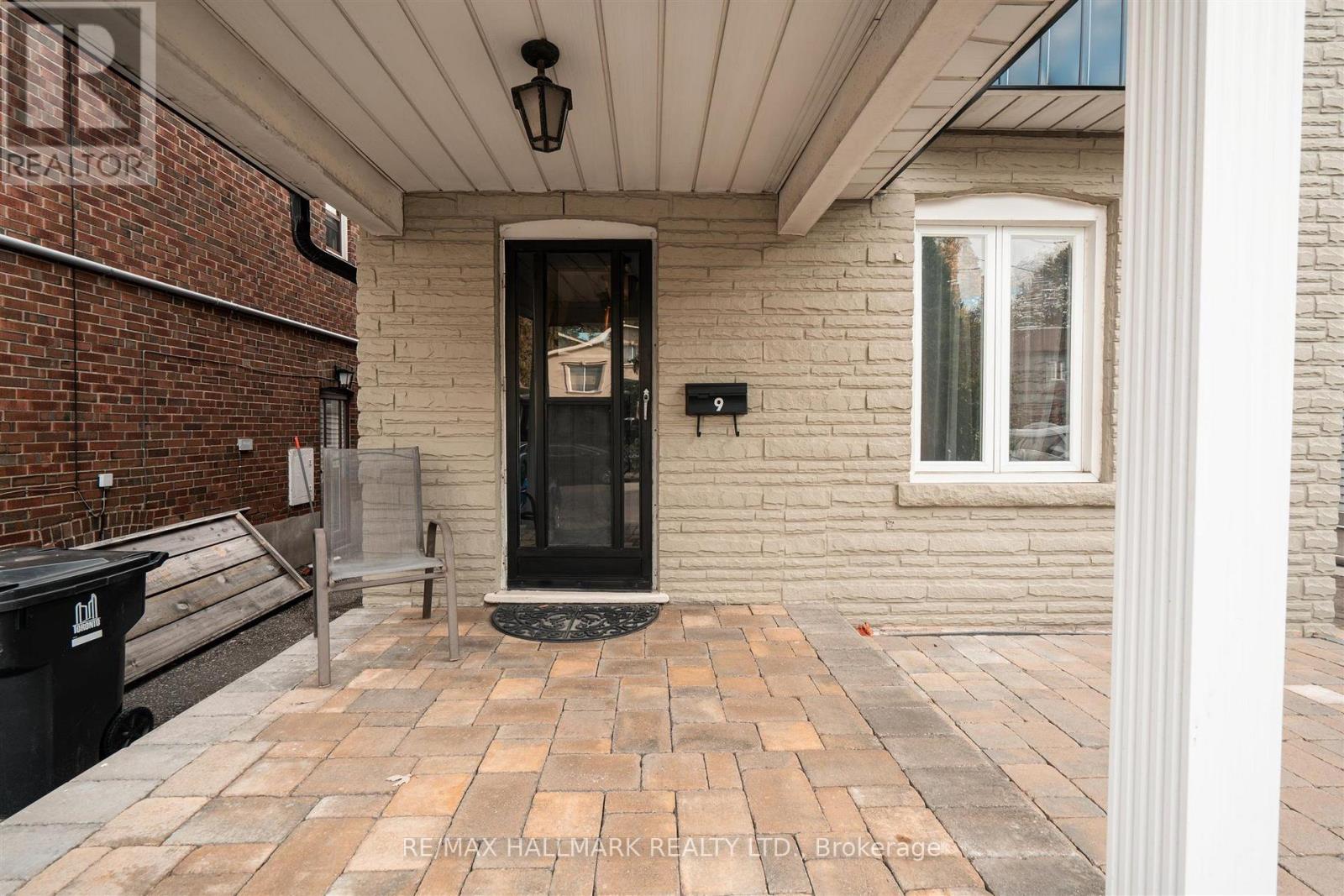 9 Savoy Avenue, Toronto, ON photo 8