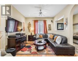 9 Savoy Avenue, Toronto, ON M4C2X4 Photo 12