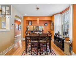 9 Savoy Avenue, Toronto, ON M4C2X4 Photo 16