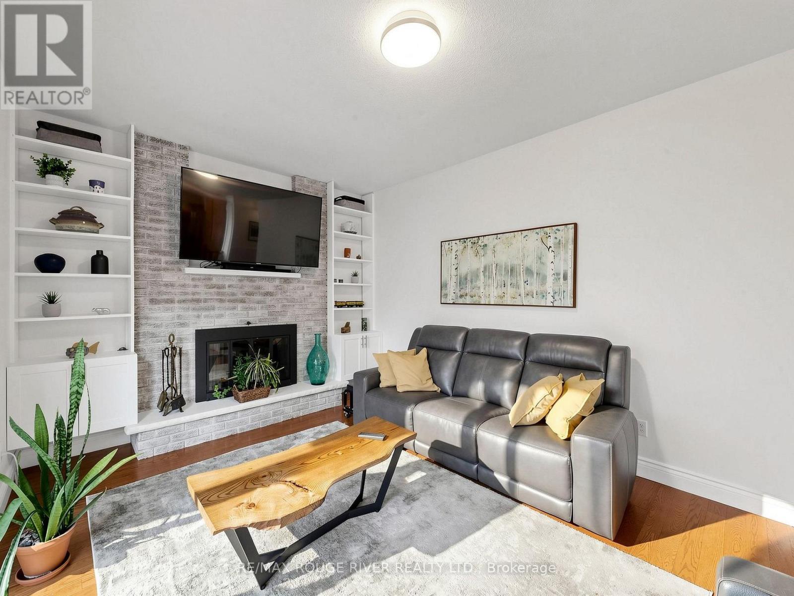 1739 Ada Court — photo 18