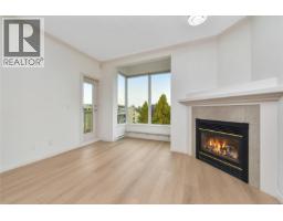 Kitchen - 409 380 Waterfront Cres, Victoria, BC V8T5K3 Photo 7