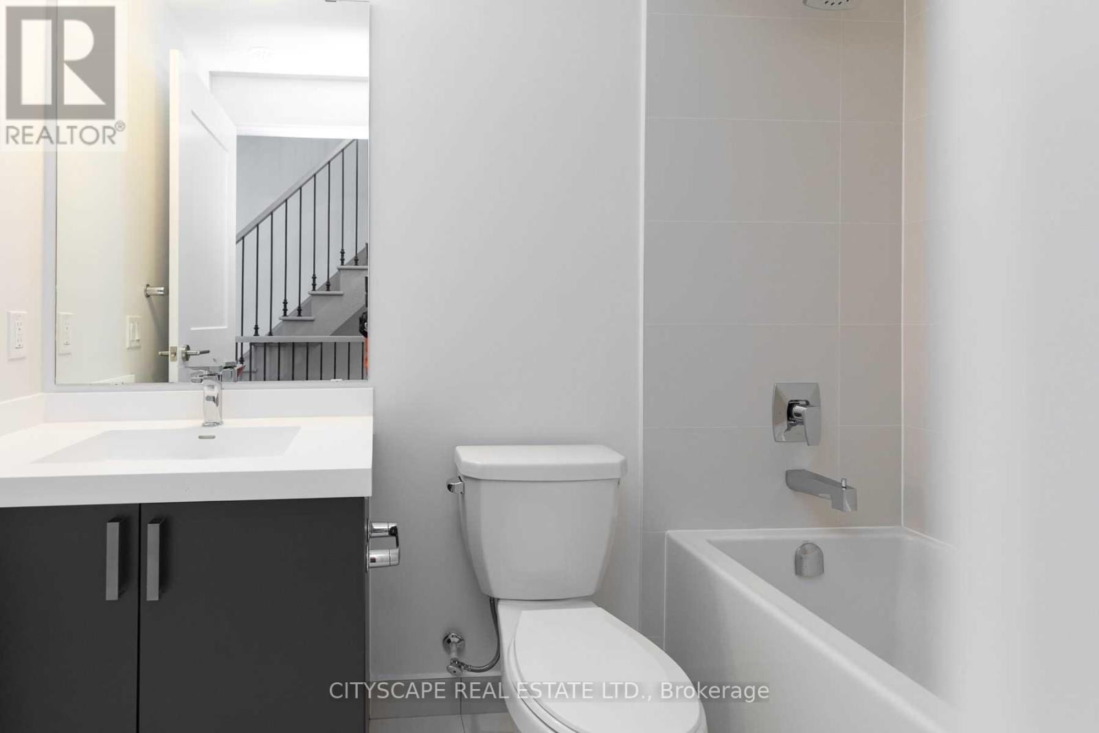 1010 Portage Parkway — photo 12