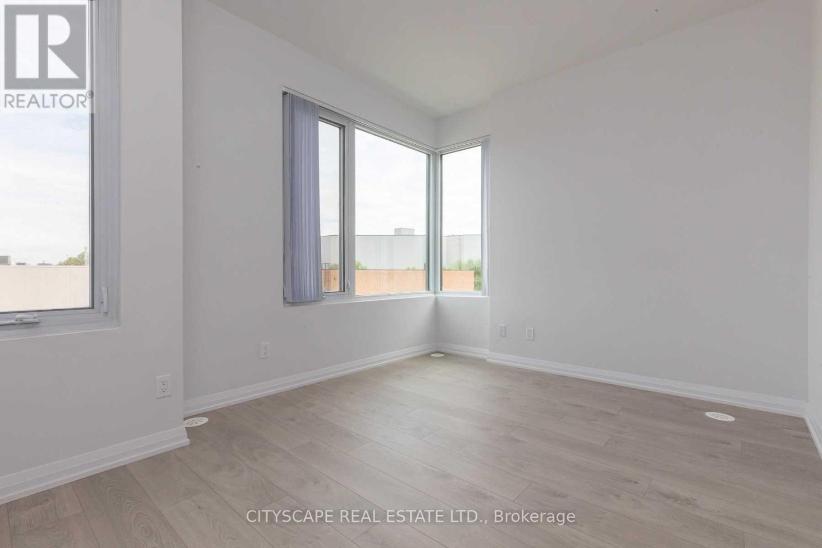 1010 Portage Parkway — photo 14