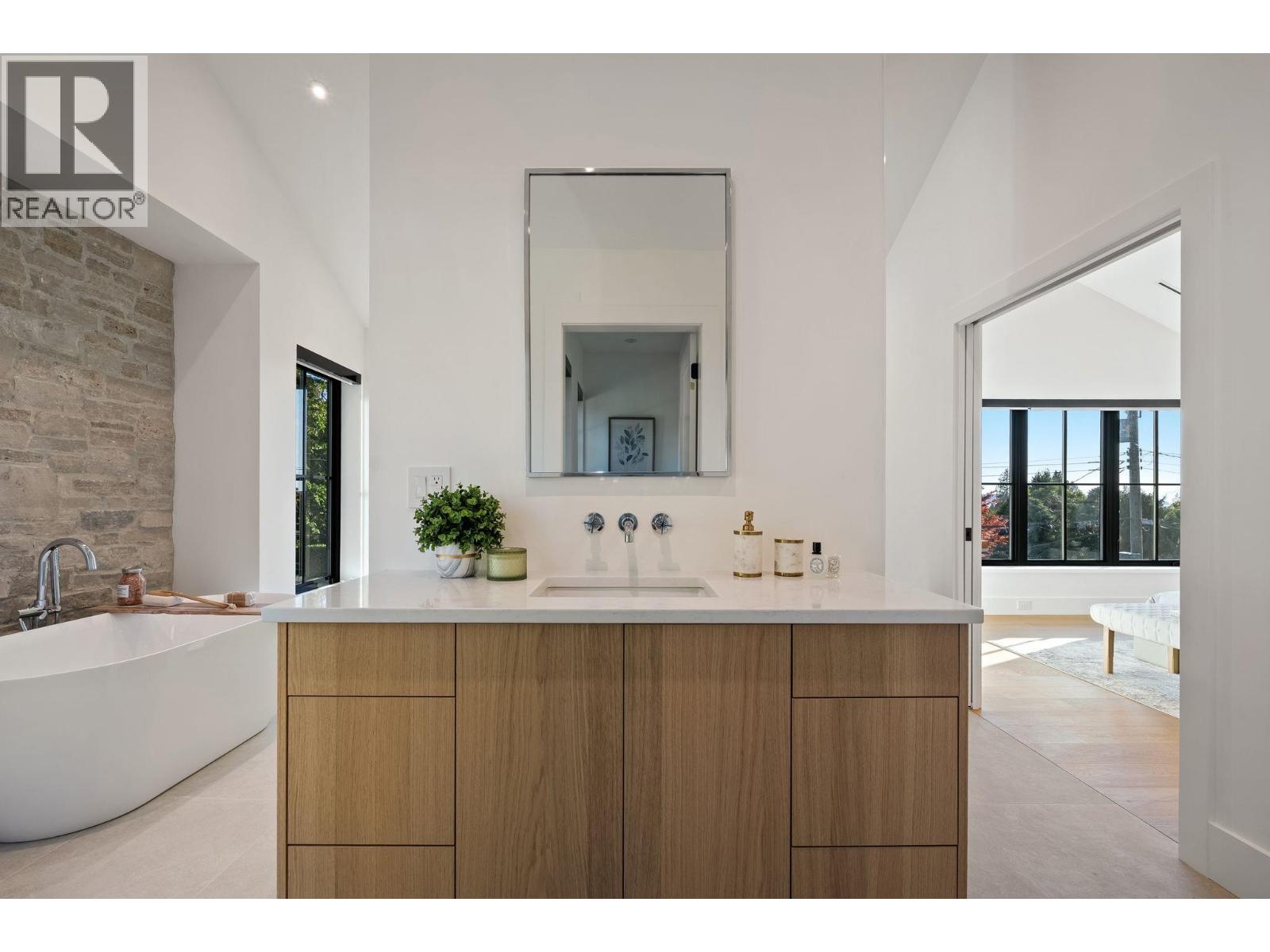 1709 OTTAWA AVENUE, West Vancouver - Image 1