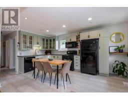 Laundry room - 18 Agnes Street, Barrie, ON L4M2S2 Photo 6