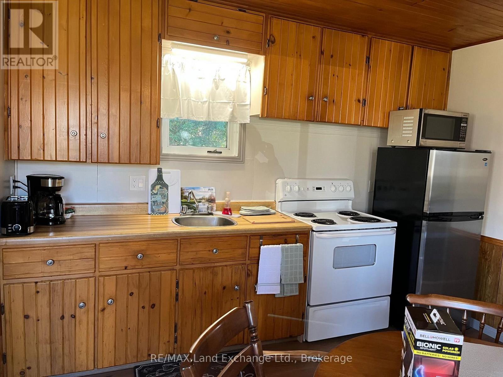558 Green Street — photo 25
