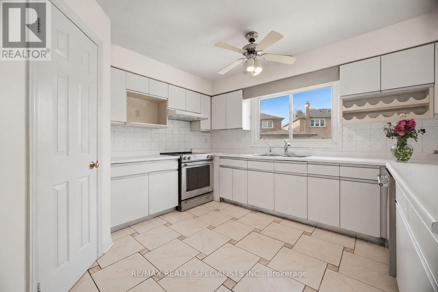 3706 Price Court, Mississauga, ON photo 8