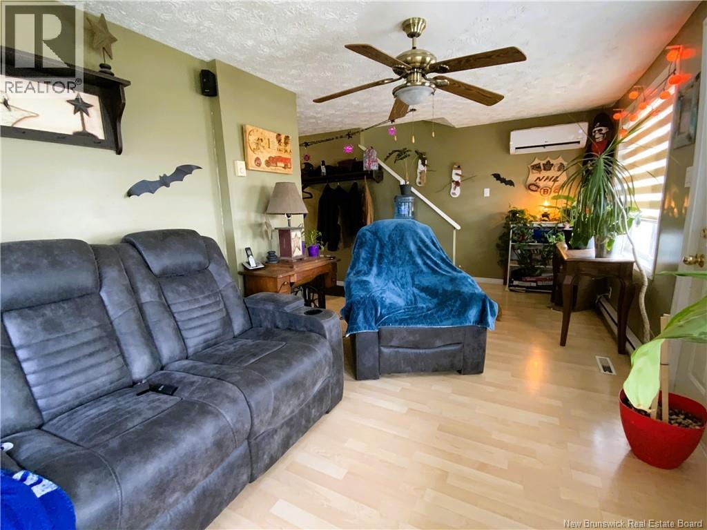 2123 Commerciale Street - 8