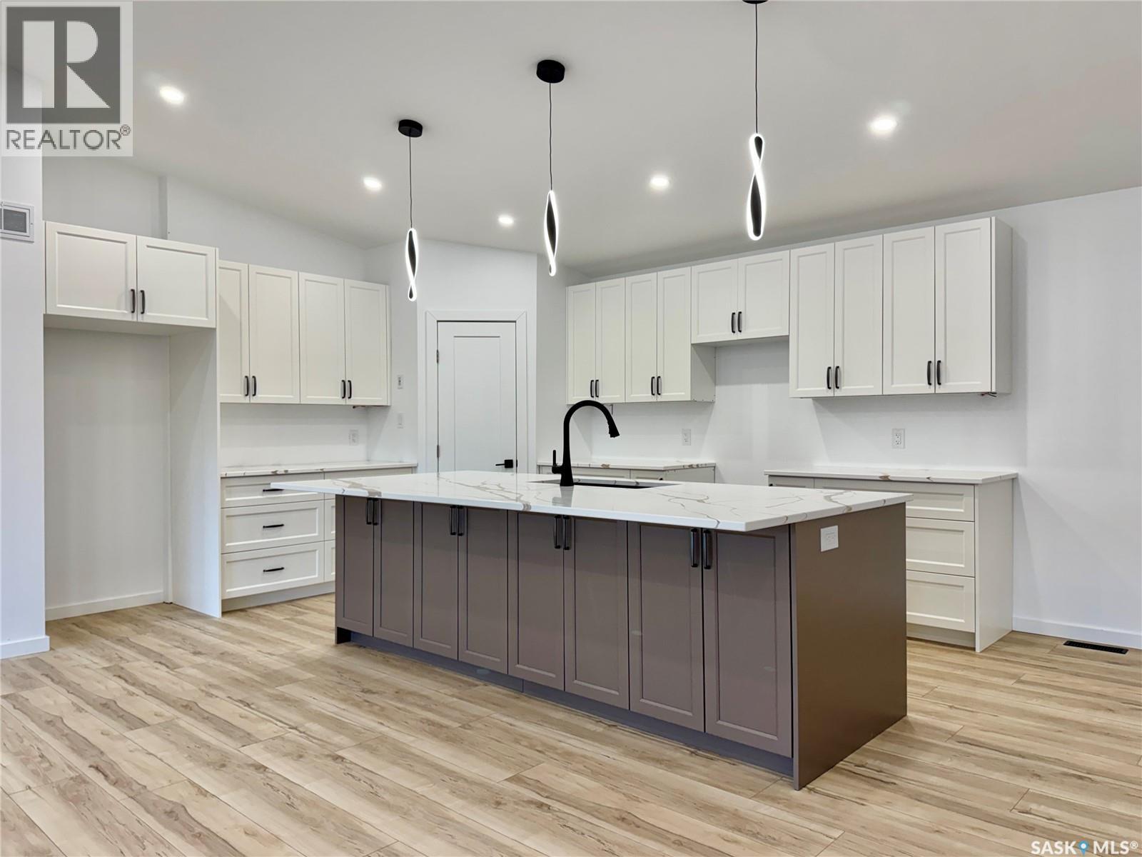 43 Franklin AVENUE - 9