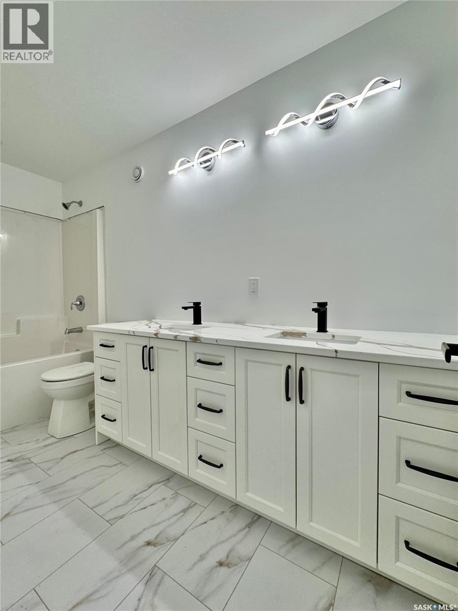 43 Franklin AVENUE - 35