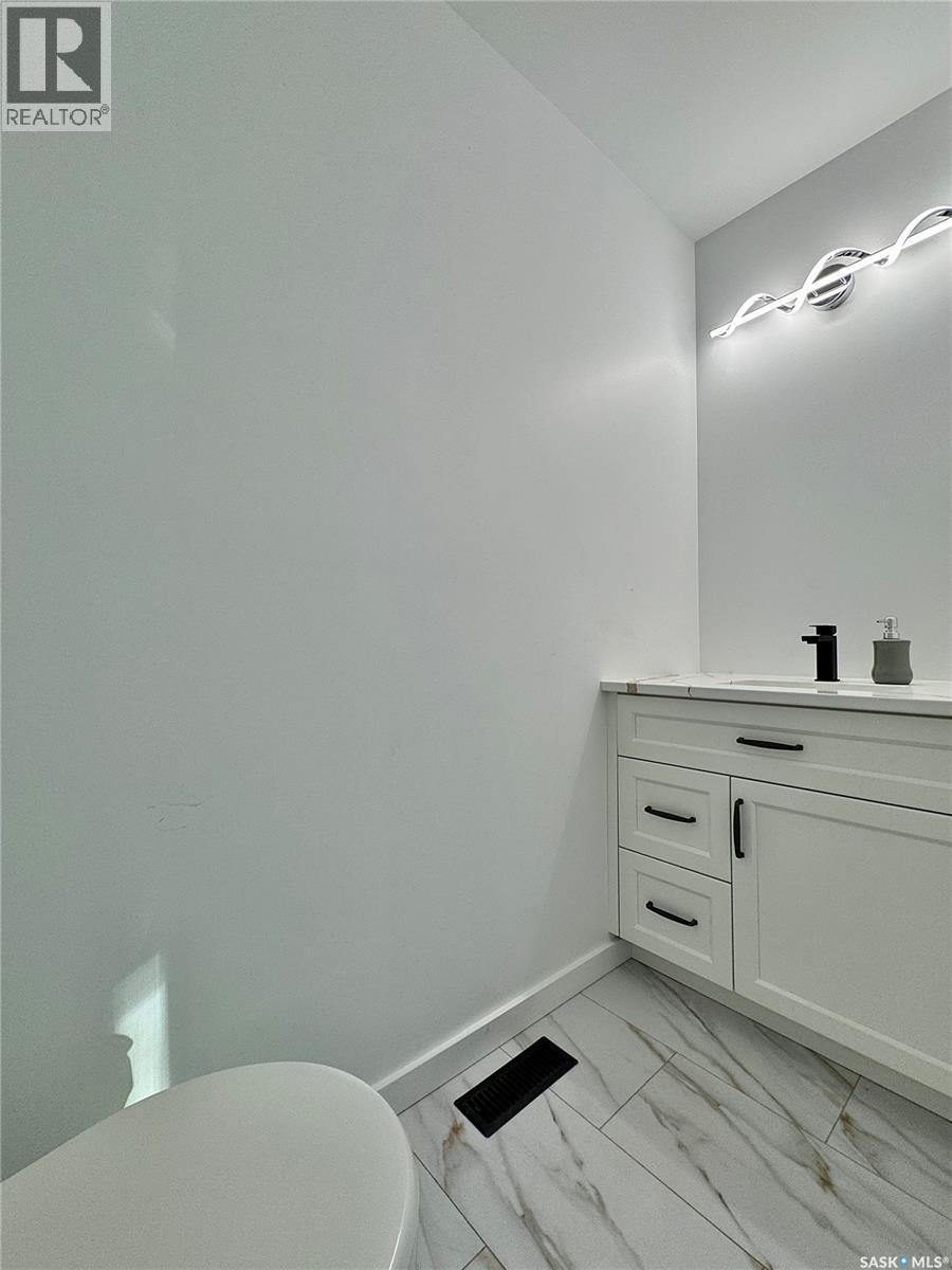 43 Franklin AVENUE - 47