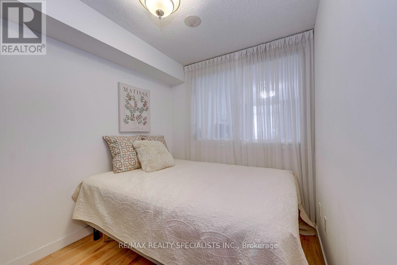 #103 812 LANDSDOWNE AVENUE - 18