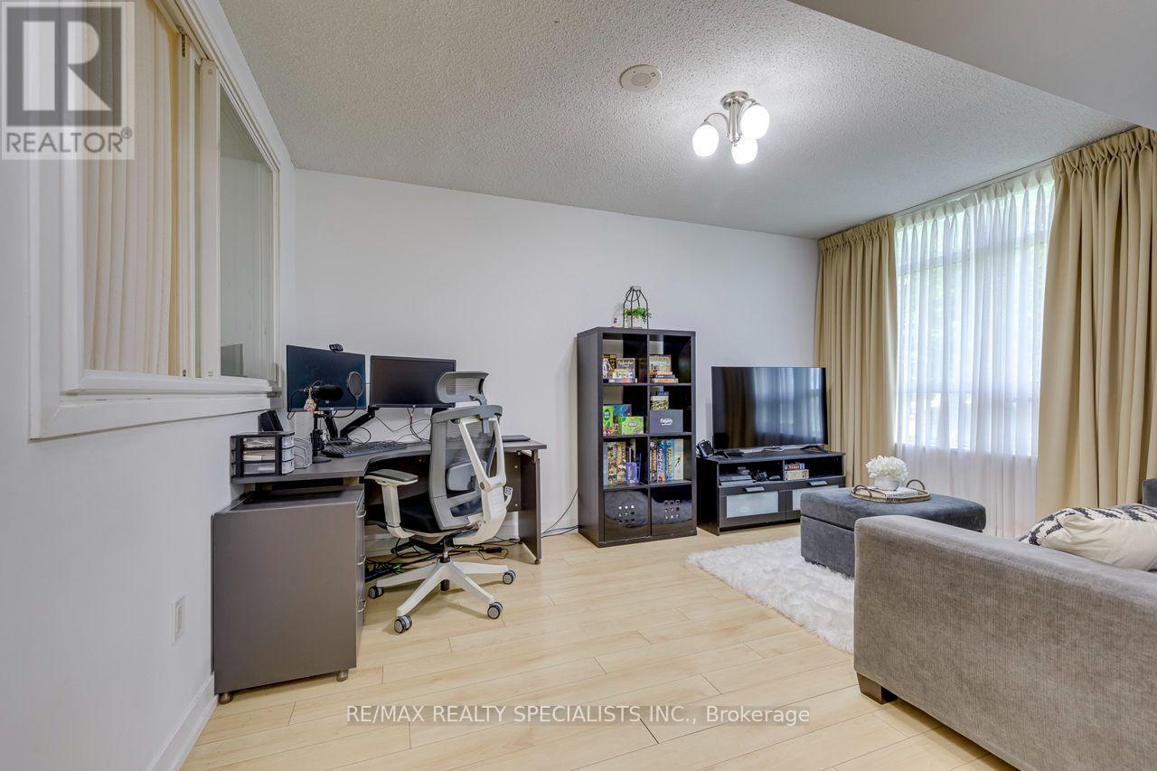 #103 812 LANDSDOWNE AVENUE - 11