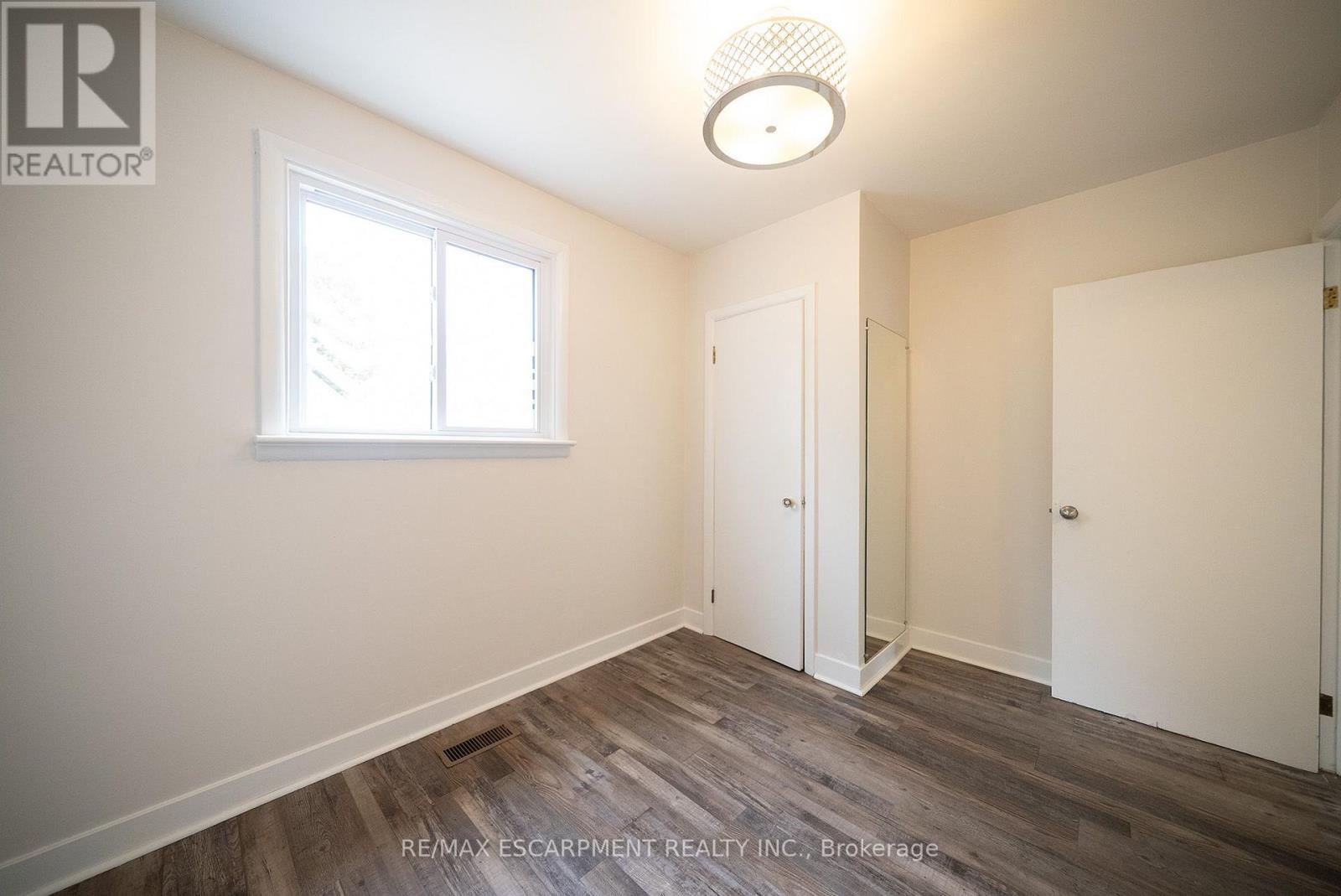 364 Wellington Street, Brantford, ON photo 14