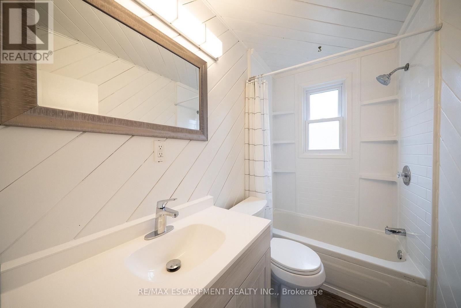 364 Wellington Street, Brantford, ON photo 15