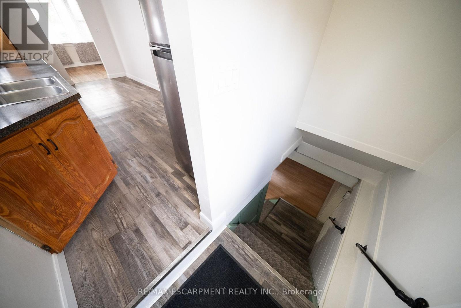 364 WELLINGTON STREET - 18