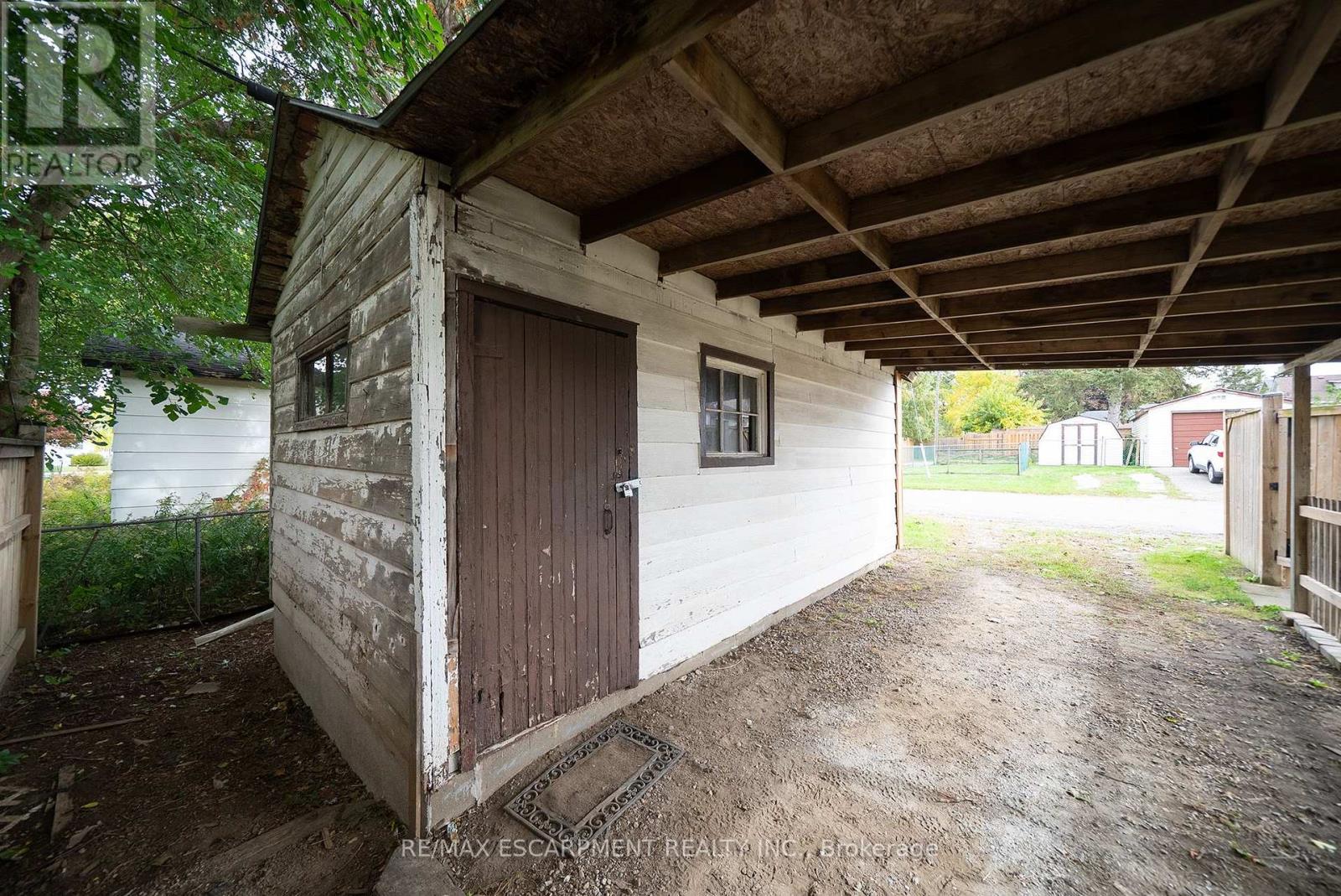 364 Wellington Street, Brantford, ON photo 6