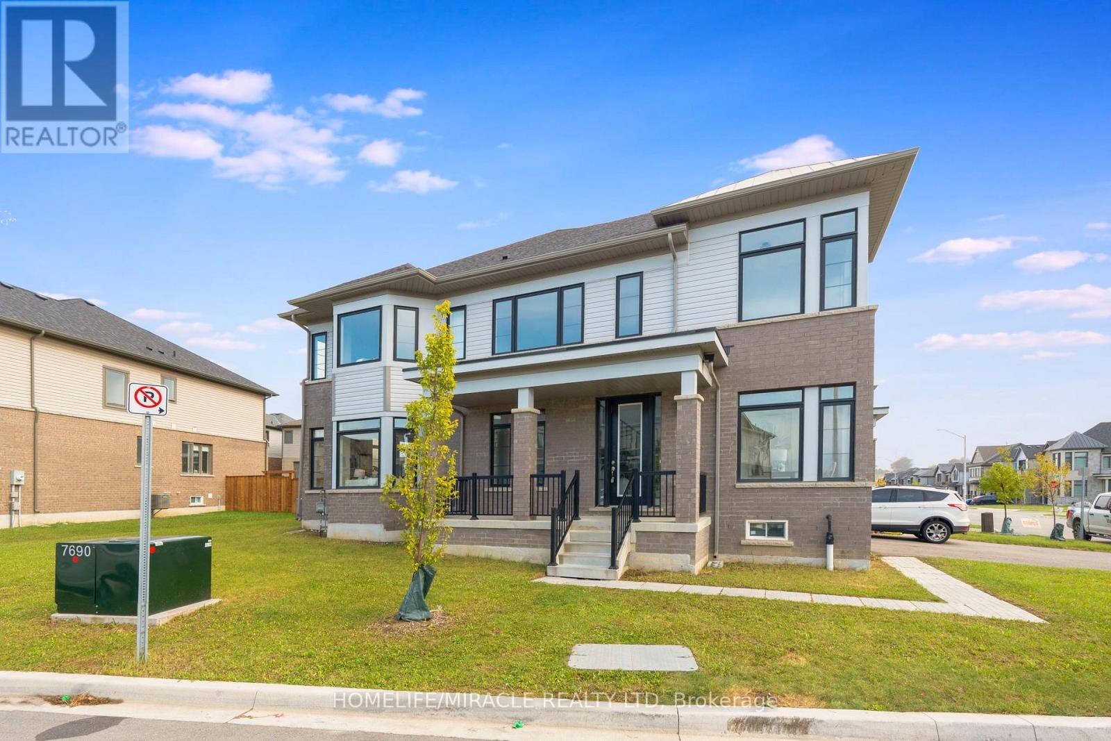 161 Freedom Crescent, Hamilton, ON photo 2