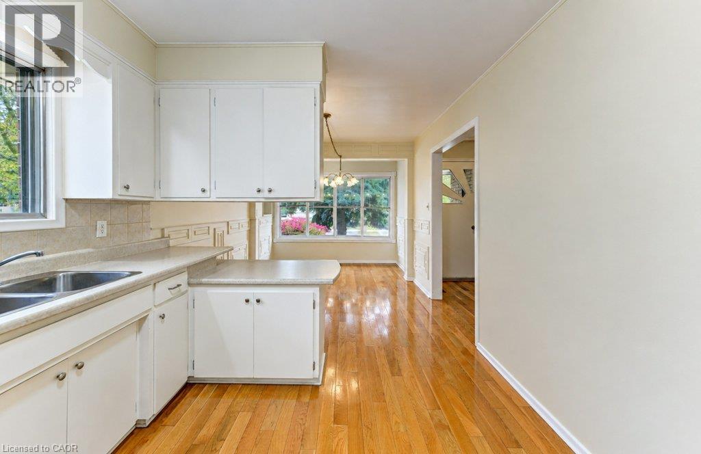 25 APPLEWOOD Avenue - Image 13