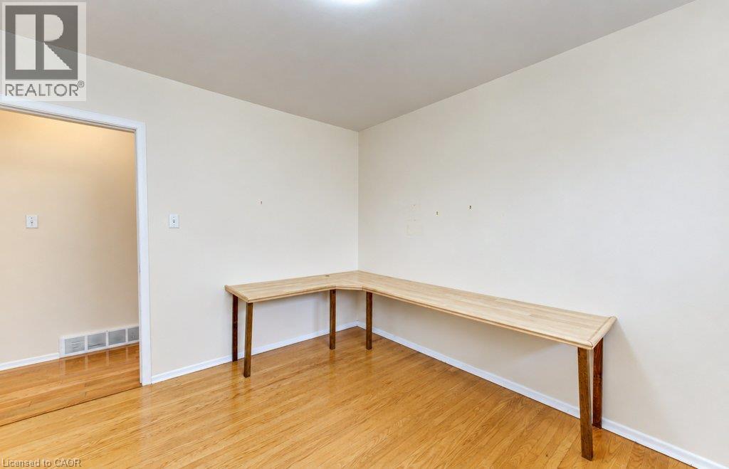 25 APPLEWOOD Avenue - Image 24