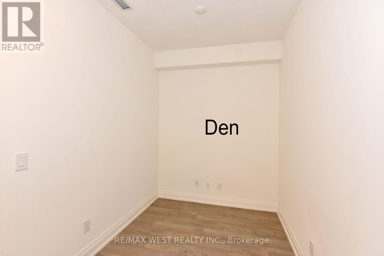 591 Sheppard Avenue East — photo 11