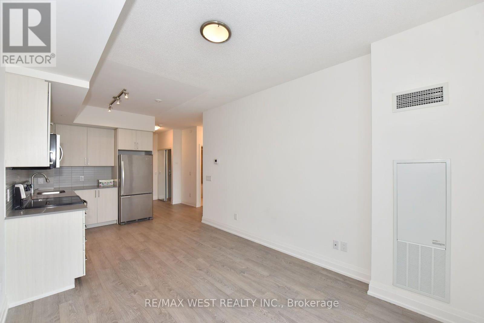 591 Sheppard Avenue East — photo 19