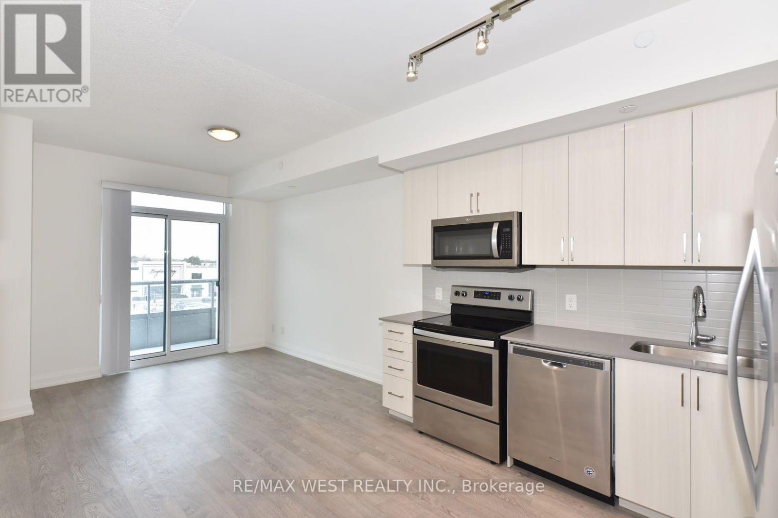591 Sheppard Avenue East — photo 13
