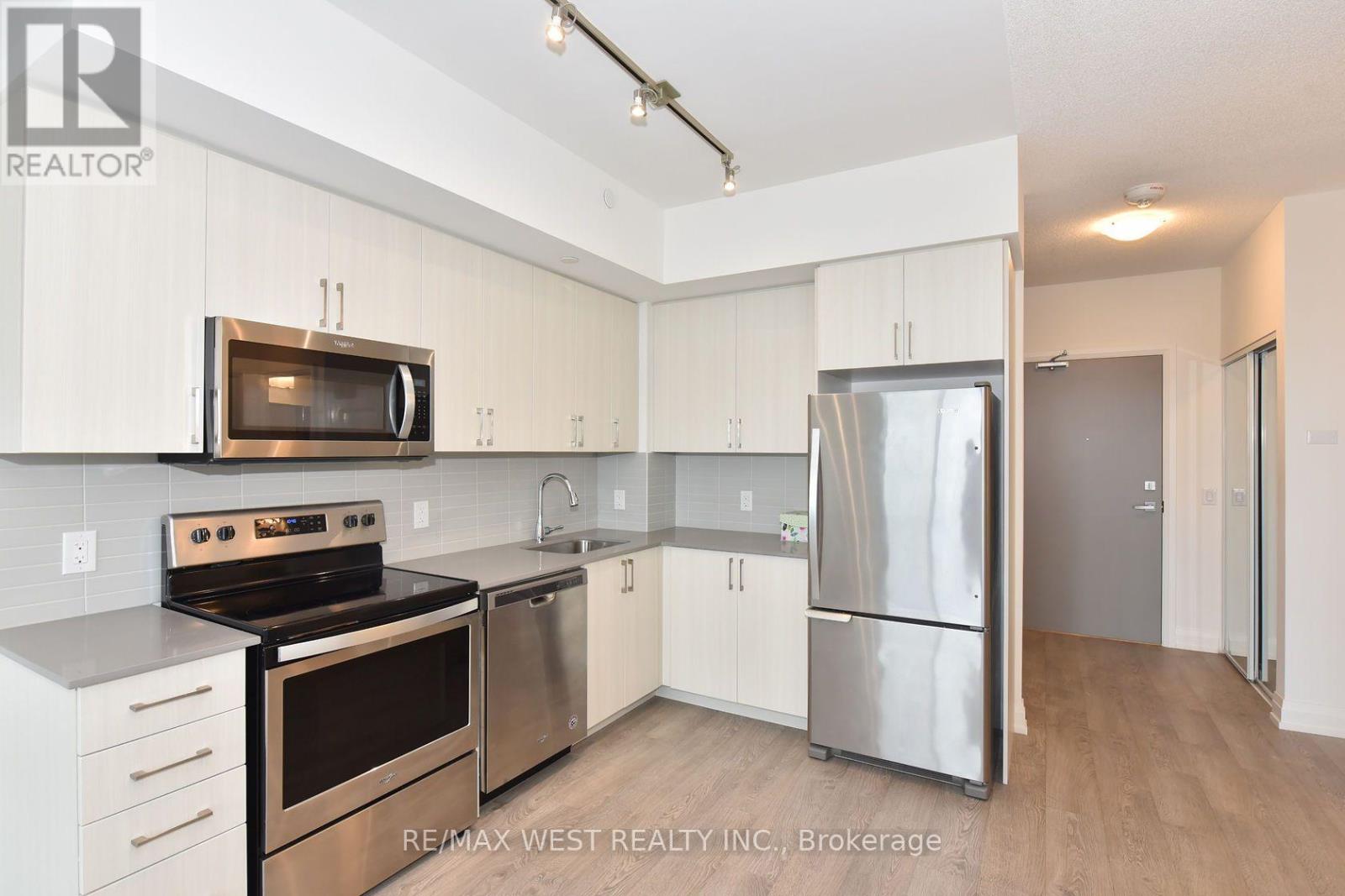 591 Sheppard Avenue East — photo 15