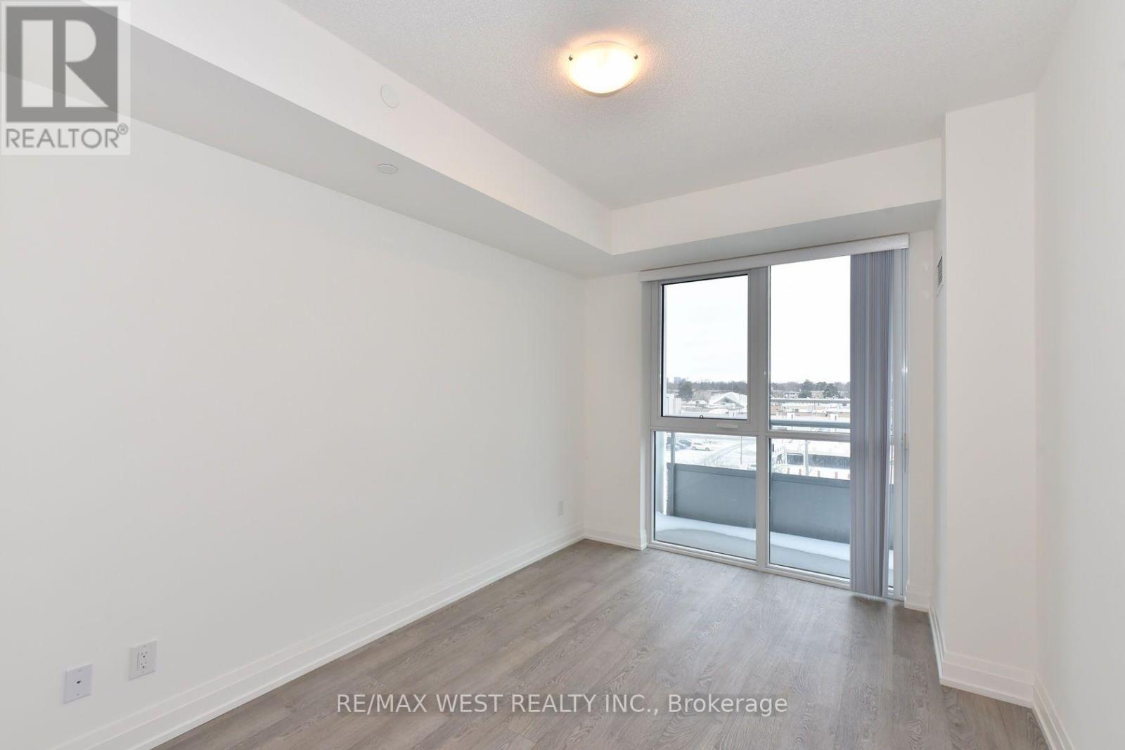 591 Sheppard Avenue East — photo 22