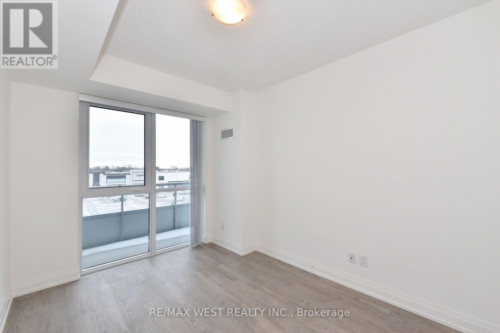 591 Sheppard Avenue East — photo 24