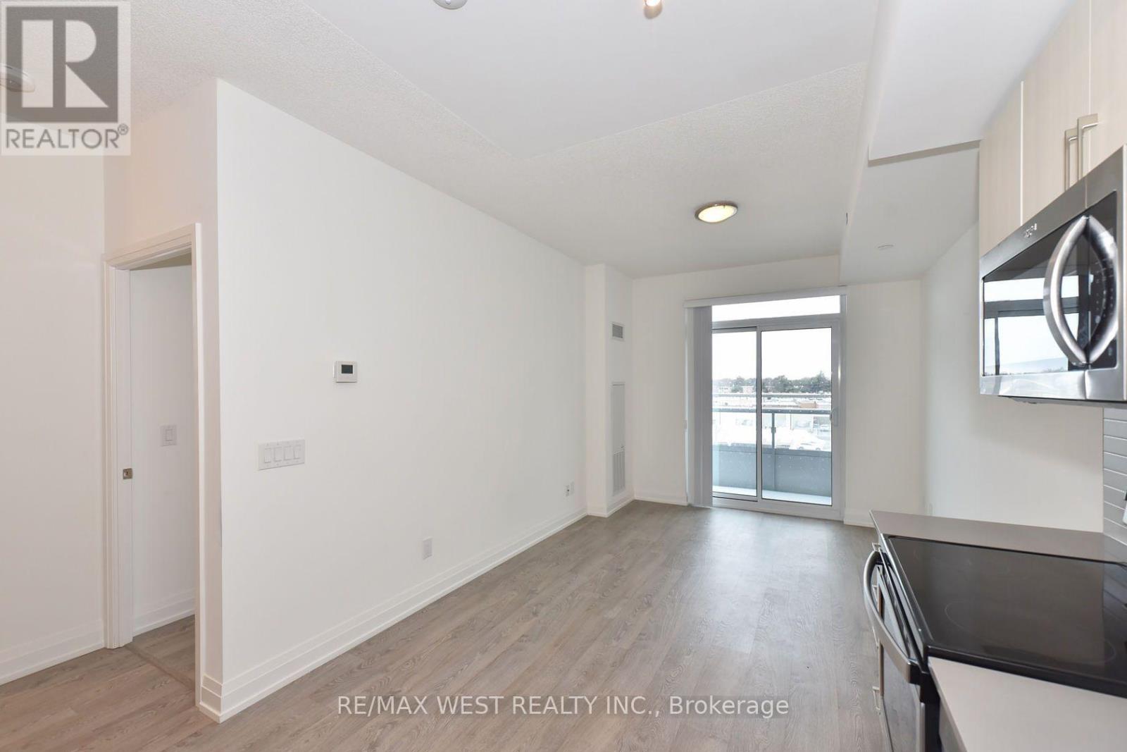 591 Sheppard Avenue East — photo 14