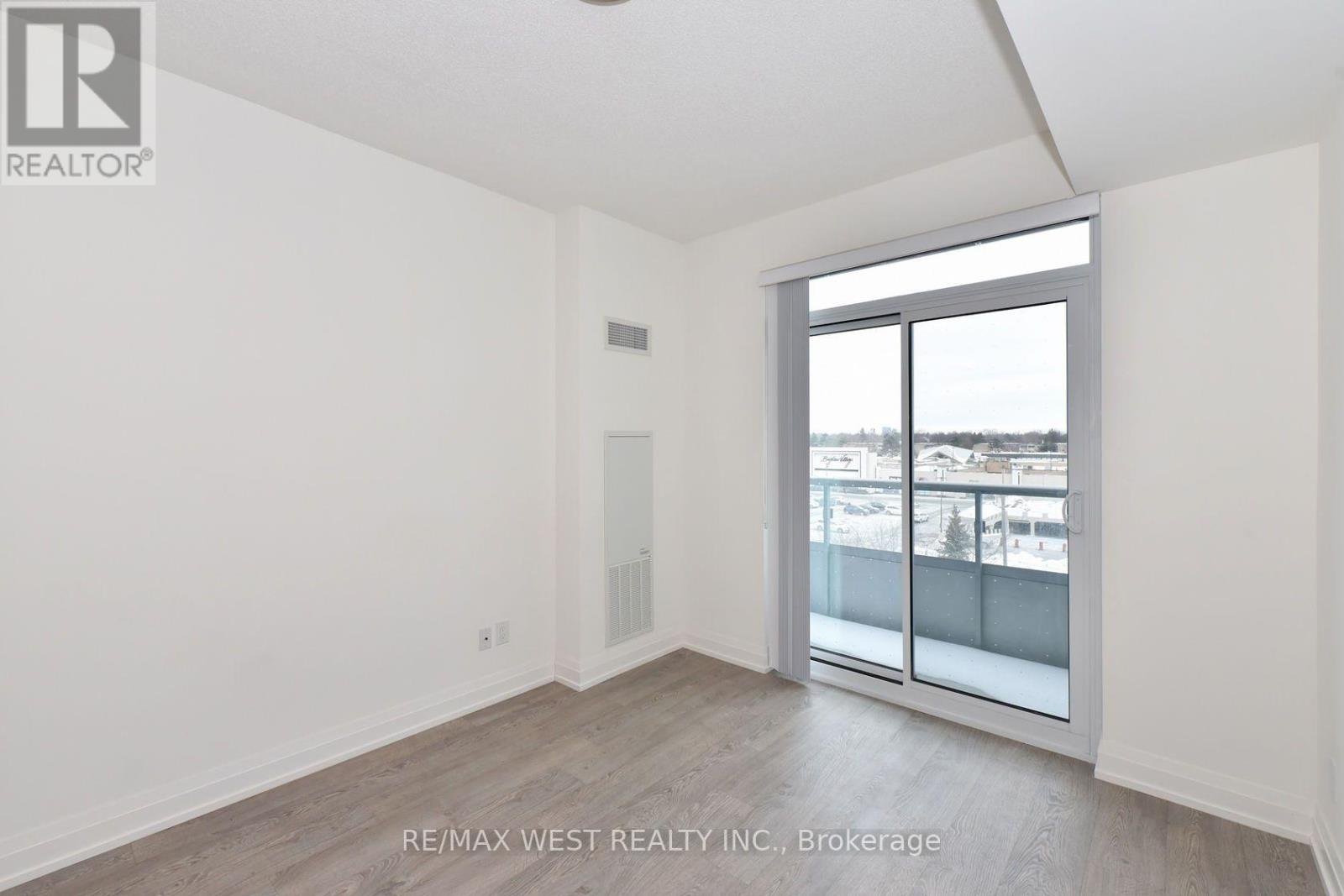 591 Sheppard Avenue East — photo 18