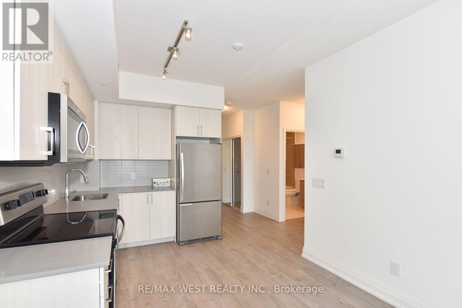 591 Sheppard Avenue East — photo 16
