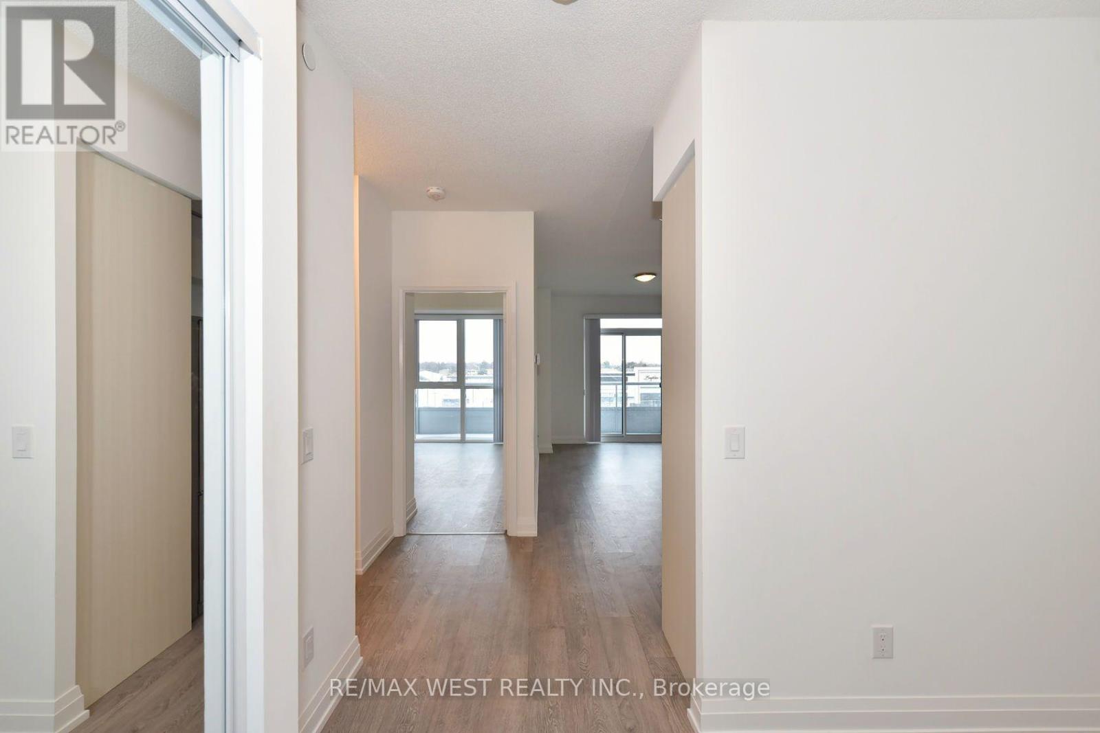 591 Sheppard Avenue East — photo 8