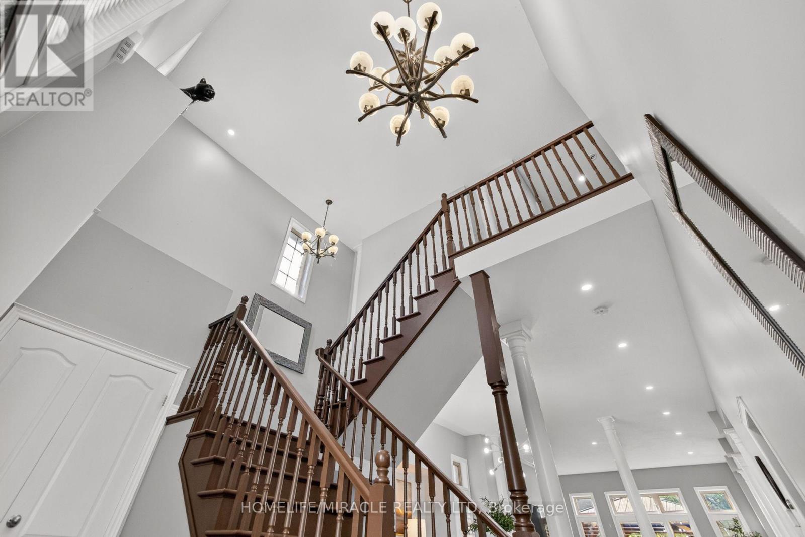 41 KINGSVIEW DRIVE - 8
