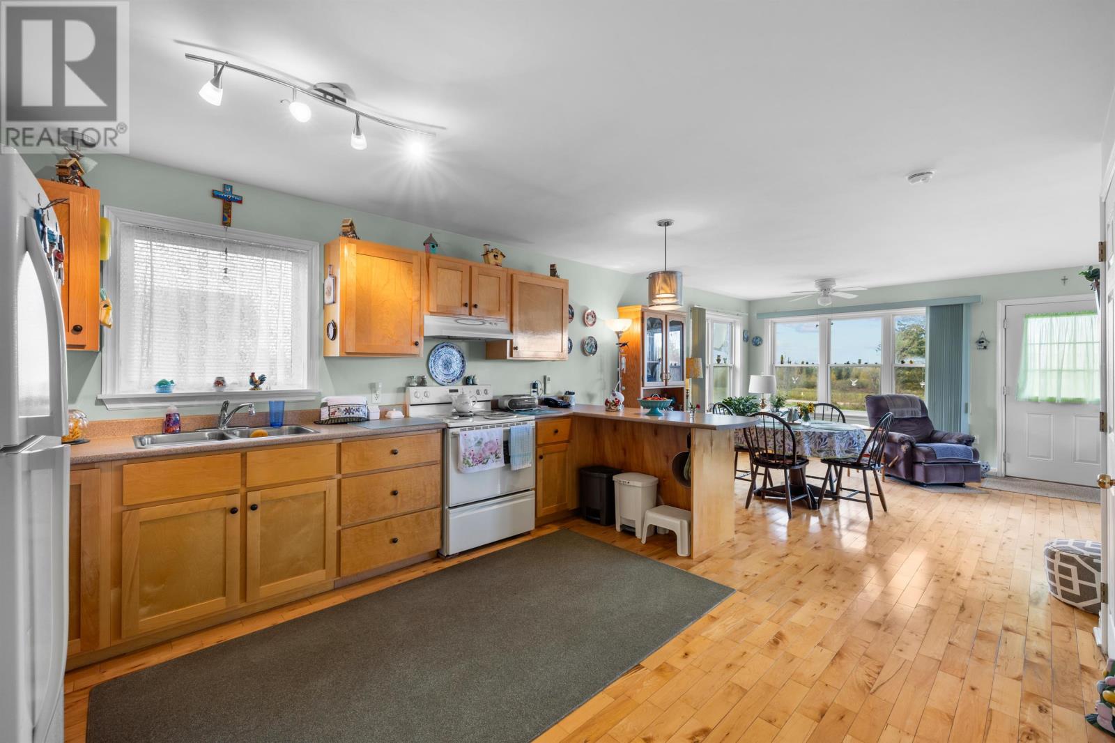 56 WOODHAWK Lane - 3