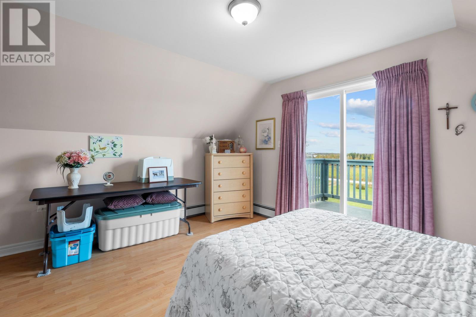 56 WOODHAWK Lane - 24