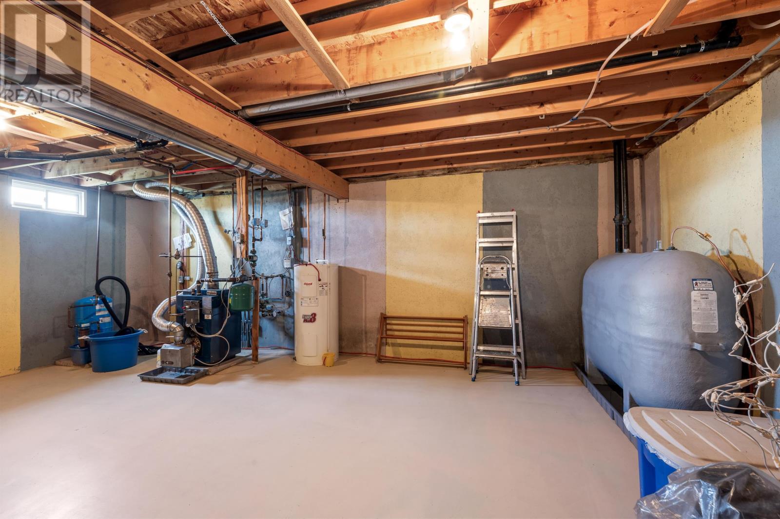 56 WOODHAWK Lane - 31