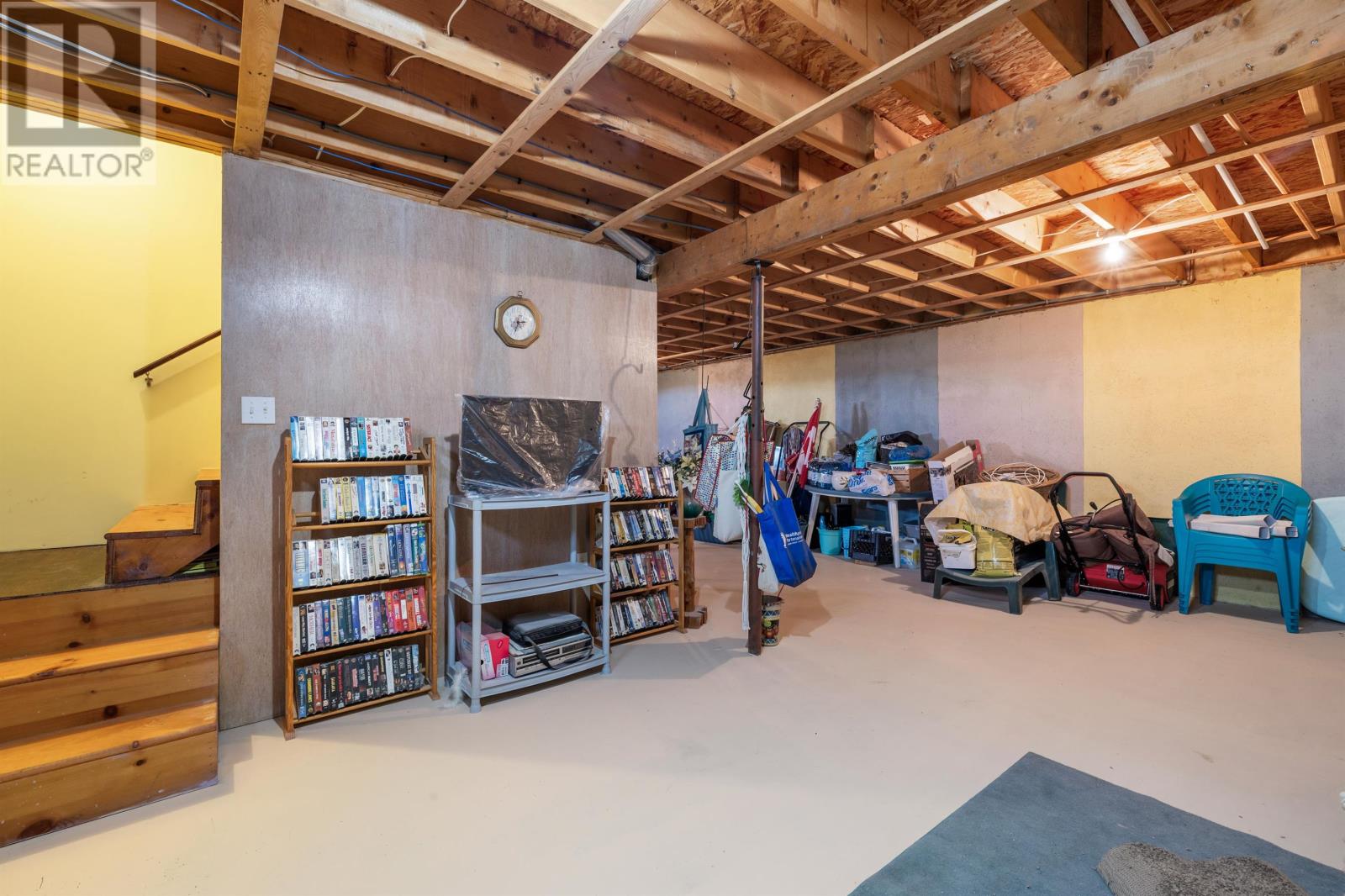 56 WOODHAWK Lane - 29