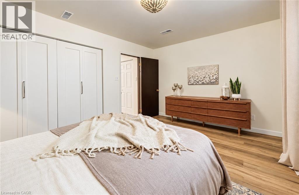 404 LAKEVIEW Drive - 17