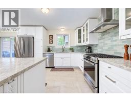 404 Lakeview Drive, Waterloo, ON N2L4Z6 Photo 13