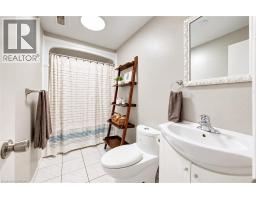 404 Lakeview Drive, Waterloo, ON N2L4Z6 Photo 24