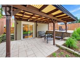 404 Lakeview Drive, Waterloo, ON N2L4Z6 Photo 36