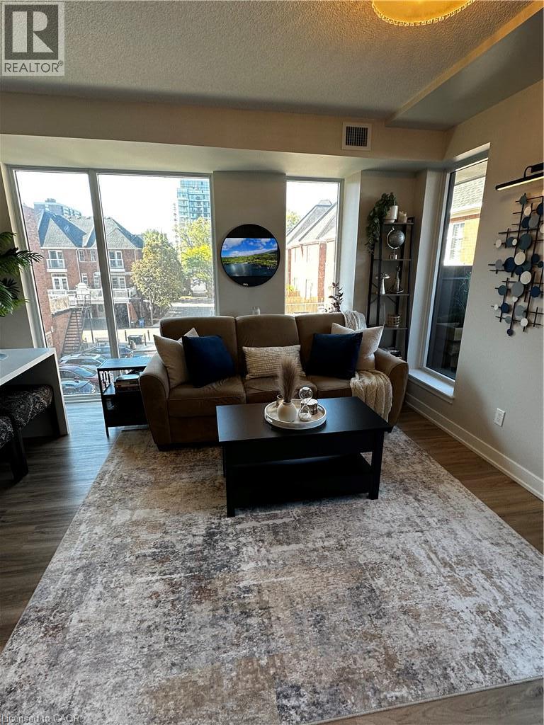 370 Martha Street — photo 17