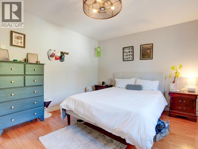 5432 MANSON AVE - 20