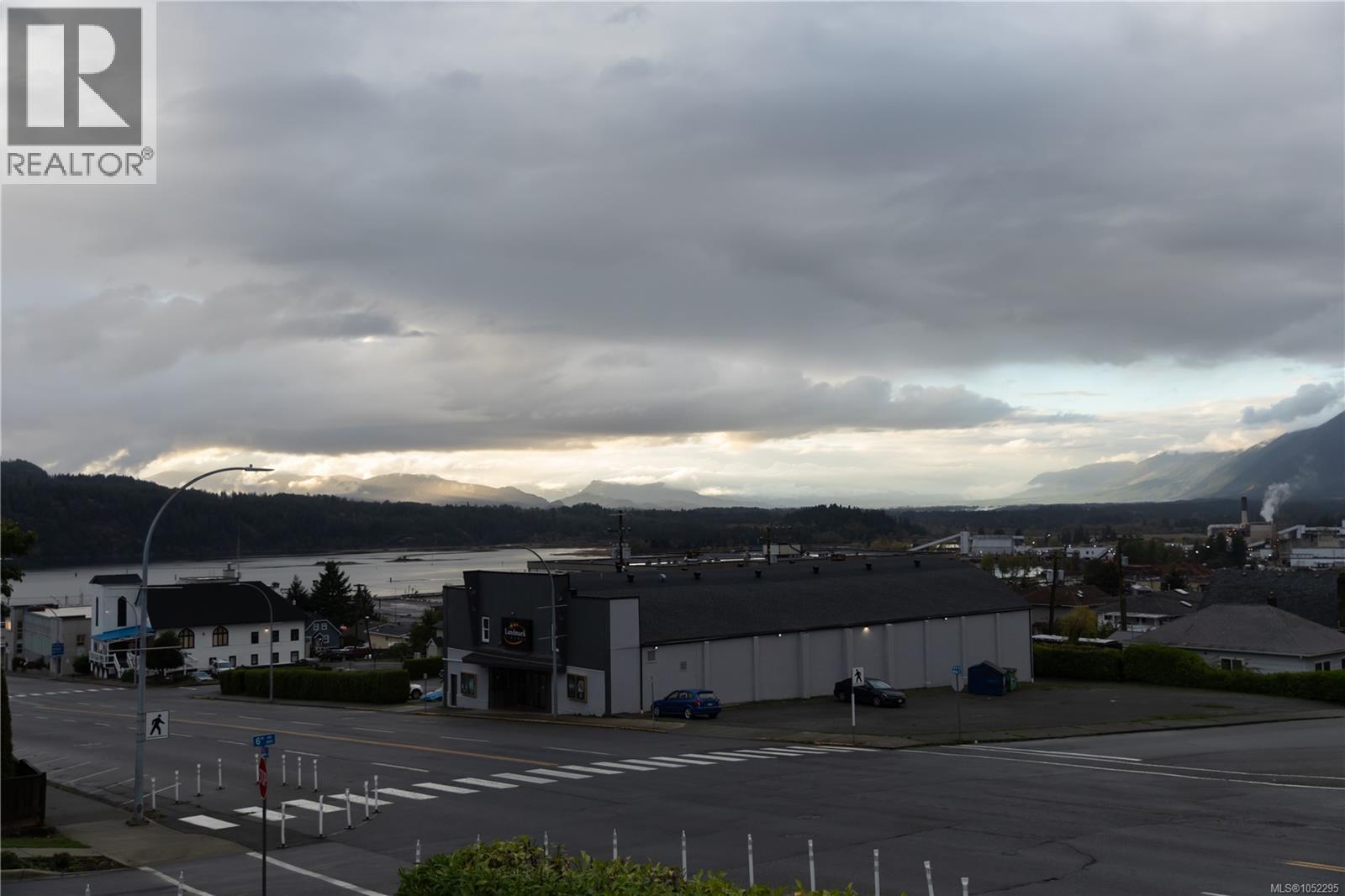 3097 6th Ave - 30