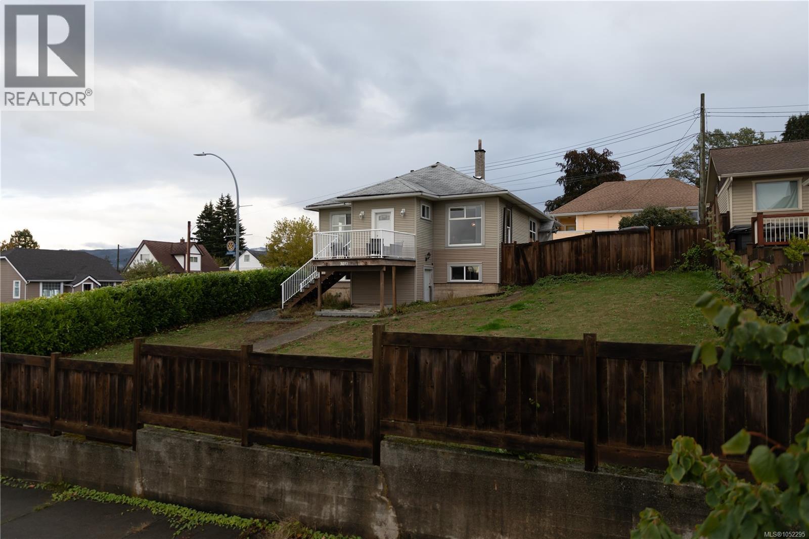 3097 6th Ave - 32