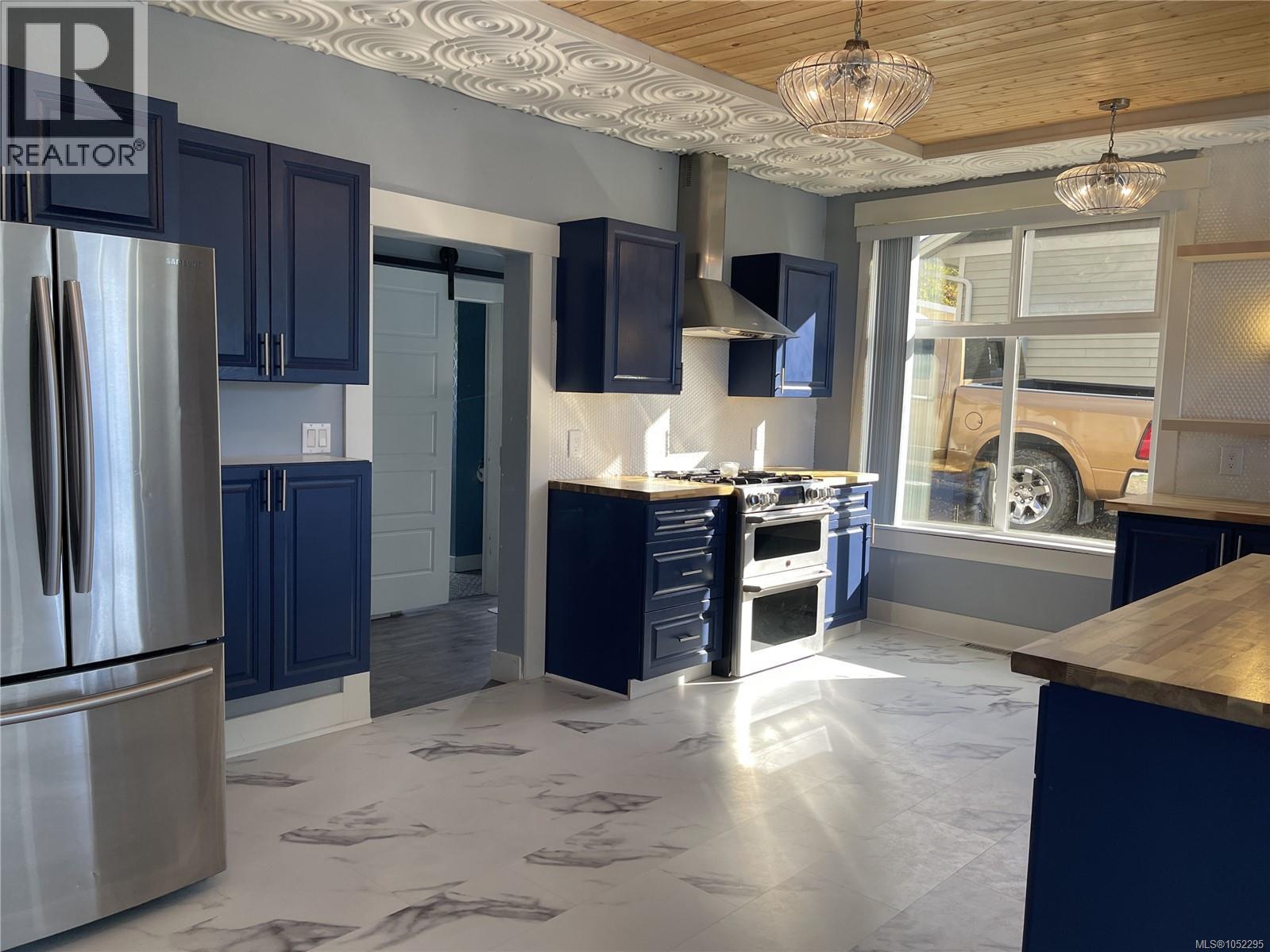 3097 6th Ave - 7