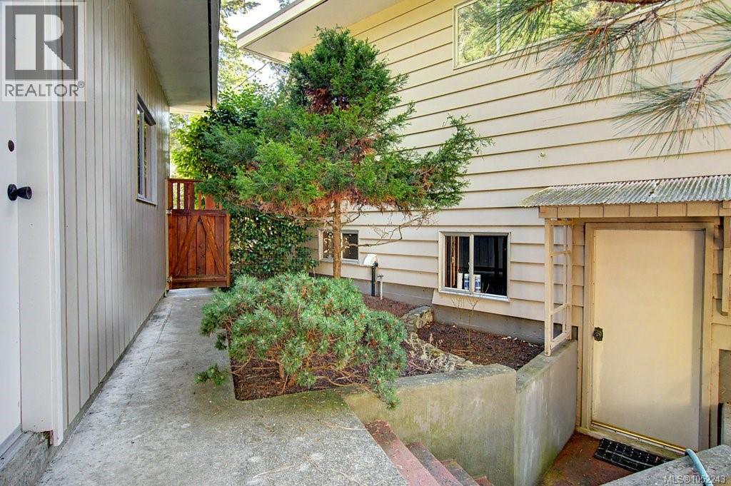 1459 Whitecap Rd - 40